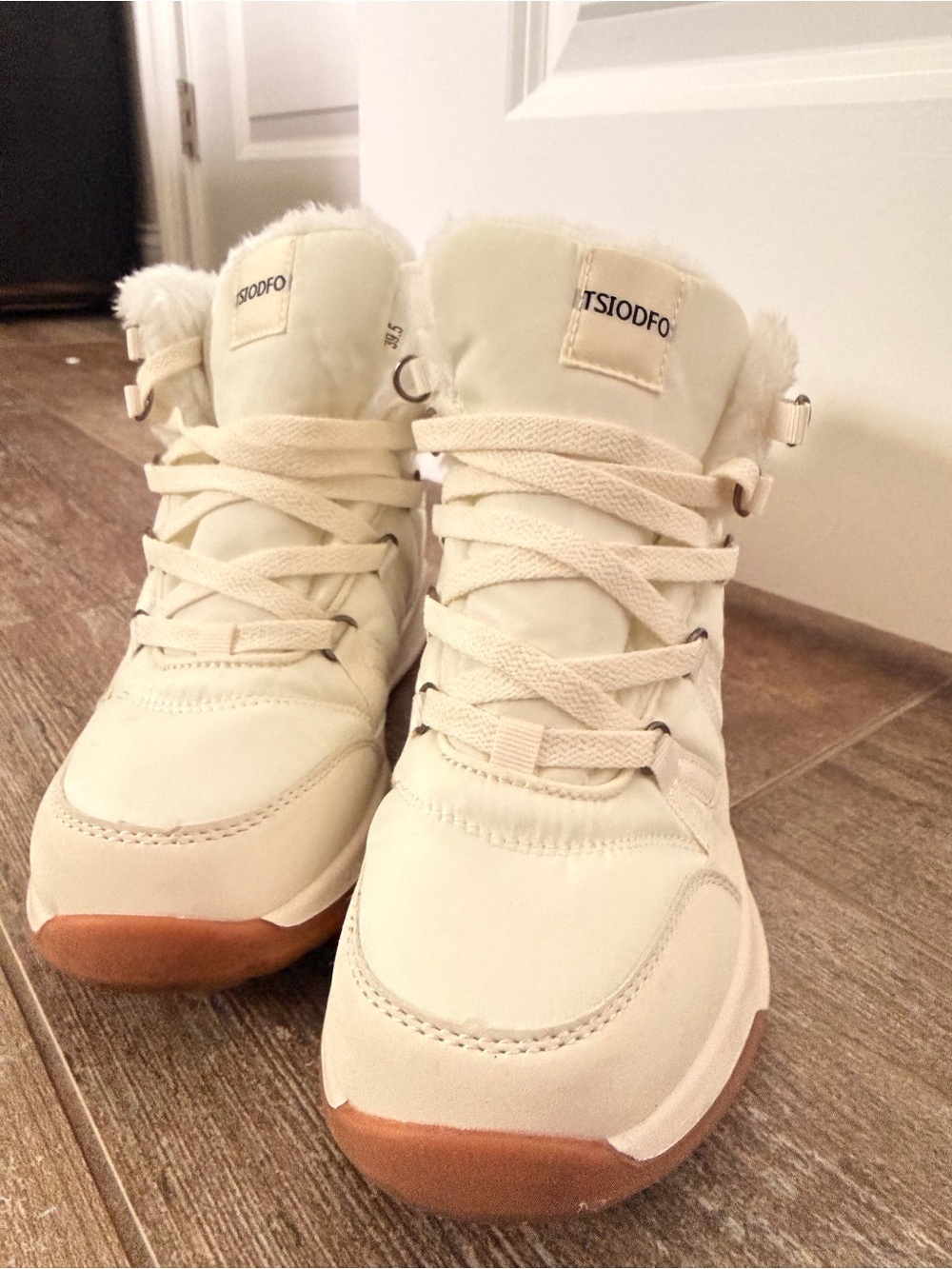 Cream Lace-Up Faux Fur Women’s Winter Sneakers